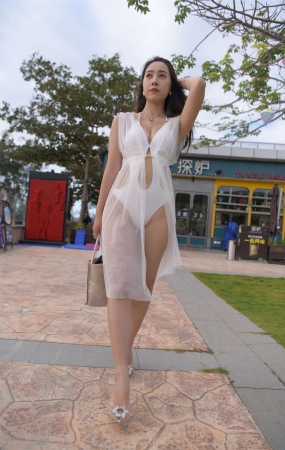 一筒摄影作品 白色比基尼女孩