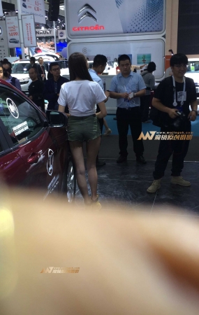 第六届第十帖：紧身军绿短裤妹妹
