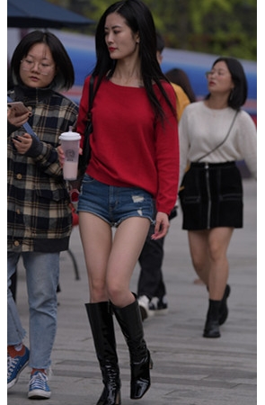 红衣黑靴热裤妹子(83P)[1.85G/JPG]