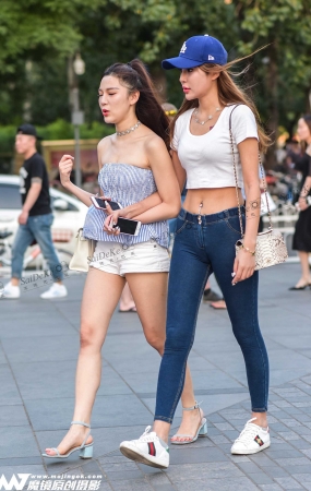9.11 时尚姐妹花