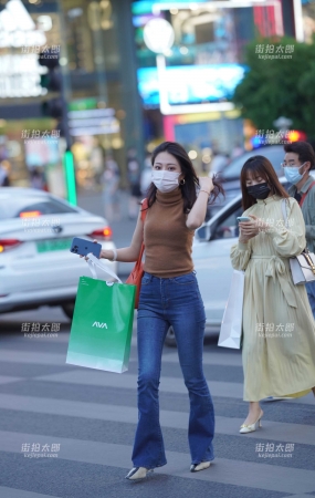 220428-17 60p