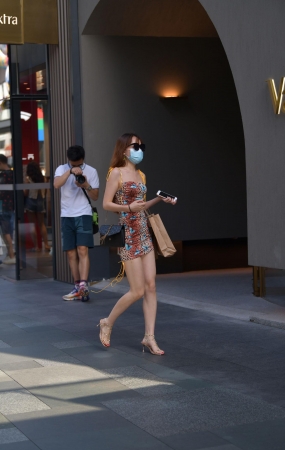 抹胸美腿高跟