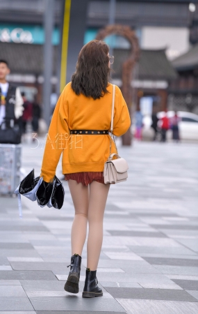 短鞭美女丝袜有点厚-13P