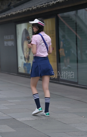 校园风的短裙美腿美眉-14P