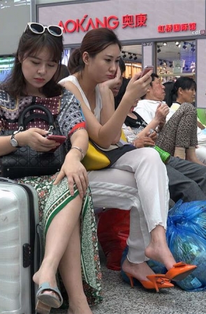 一双受伤的脚