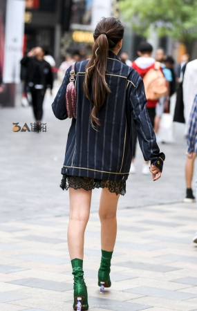 美女大长腿绿色大高跟鞋醒目吸晴-12P