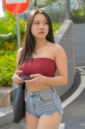 牛仔热裤美臀美女