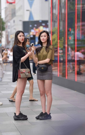 美女小姐妹