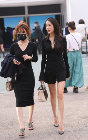 美腿高跟美女