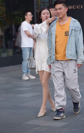 长腿美女