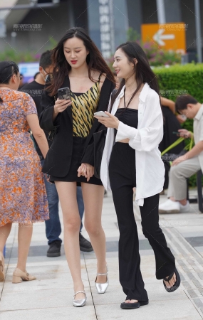 大长腿美女