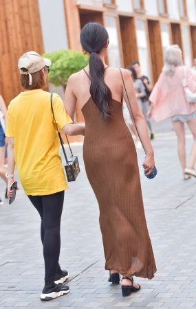 气质针织长裙美女