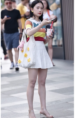 <strong>漂亮的白裙小姐姐(28P)[659M/JPG]</strong>