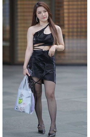 街拍黑丝美女