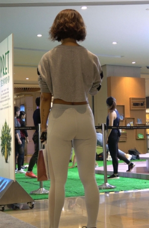 极品肉臀紧身瑜伽裤性感美女