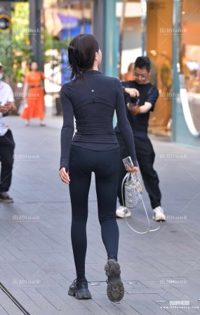 黑色紧身裤套装 23-05-06-70