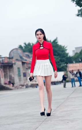 红衣短裙高跟美女 【套图+视频】