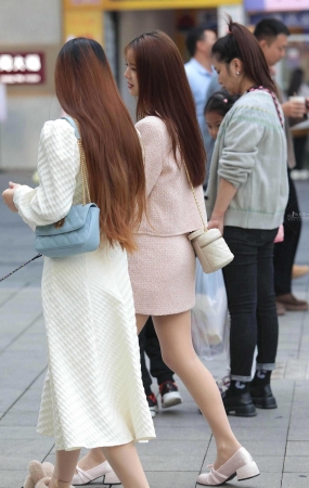 肉丝街拍少妇