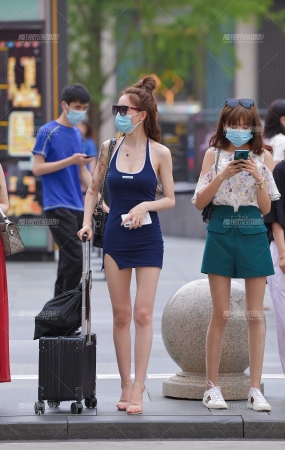 夏日包臀裙美女