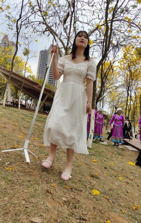偶遇极品白色连衣裙气质网红视频➕图