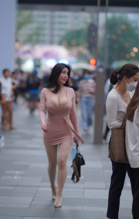丰腴小姐姐