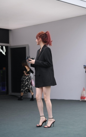 美腿高跟小姐姐
