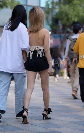 比诺- 长腿高跟小美女-13P