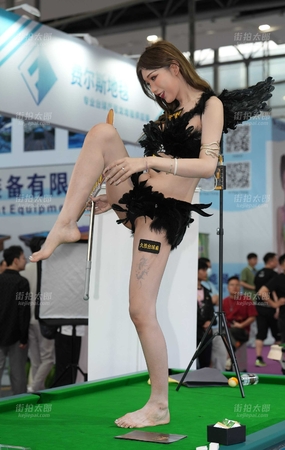 25广州台球展梦儿卖力的演出76P
