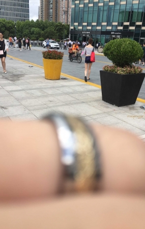 条纹T恤深蓝色热裤