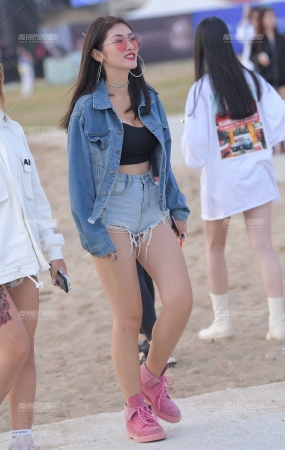 性感牛仔狂欢美女