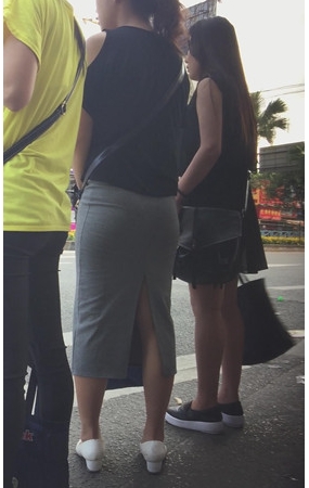 灰色长裙美女