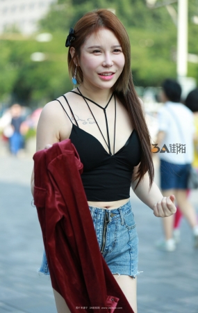 吊带美胸热裤大长腿漂亮！-13P