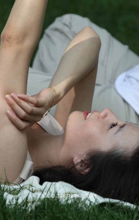 与美女零距离接触