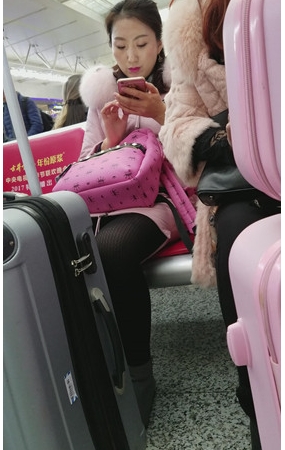 粉衣美女