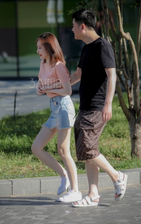 白皙美腿笑的好美，幸福一对！-15P