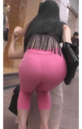 粉裤紧身美女