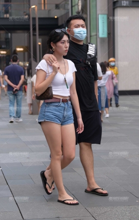 热裤肉腿~