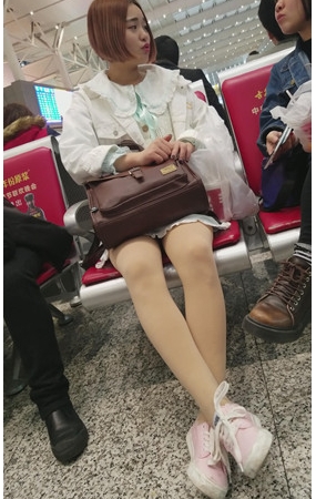 肉丝短发妹子