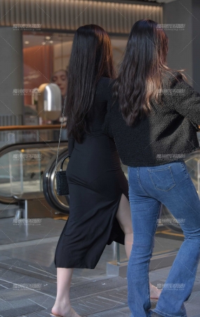 黑色包臀裙美女