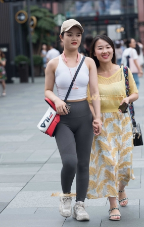 瑜伽裤美女