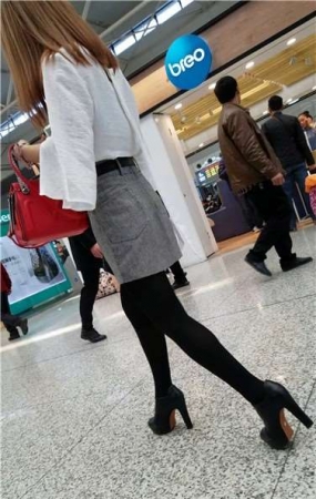 4k超清，跟拍超极品高跟鞋黑丝性感好身材女神