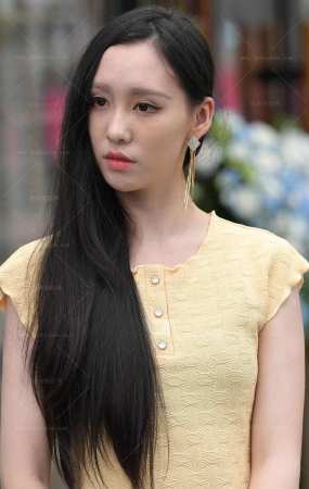 24629-2=123√美腿小姐姐【套图➕视频】 15P