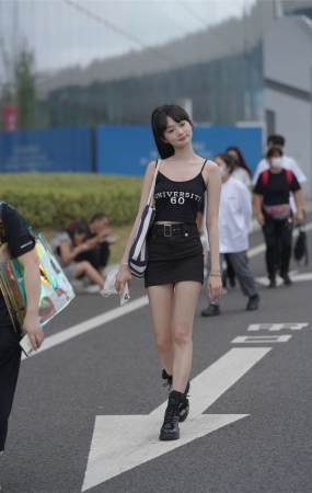 甜美清秀