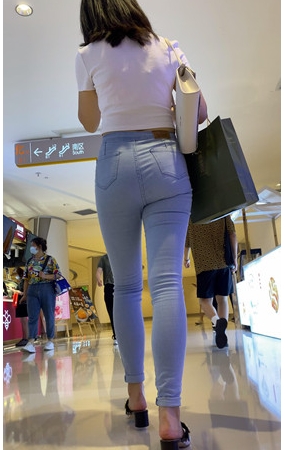 高挑的牛仔小姐姐