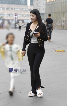 美女少妇