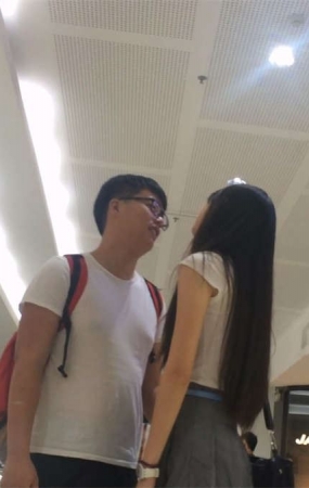 完美身材短裙白腿气质御姐美女