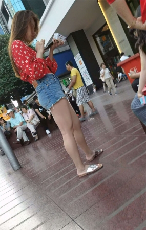 高腰牛仔热裤漂亮小姐姐