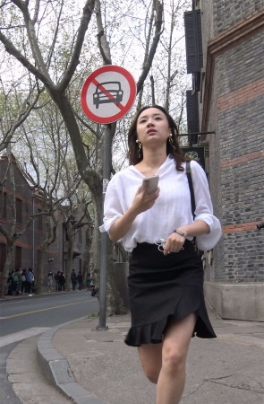 白衬衫黑色包臀裙性感美女姐姐