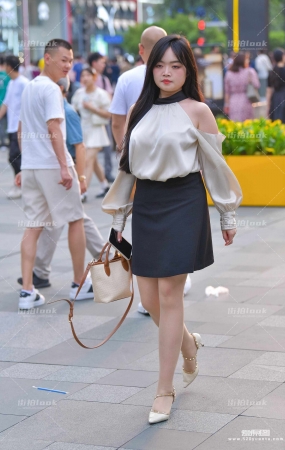 黑裙长筒袜 23-05-29-56