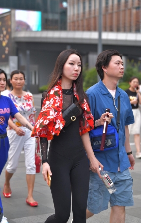 塑身连体服的小姐姐~比较罕见吧